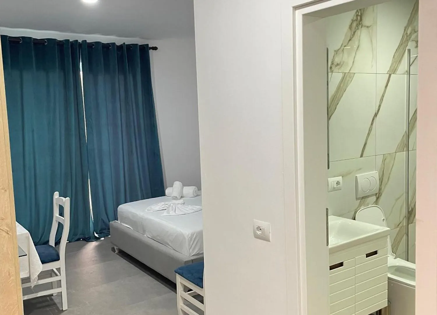 Villa Besnik Saranda 0*,  Albania